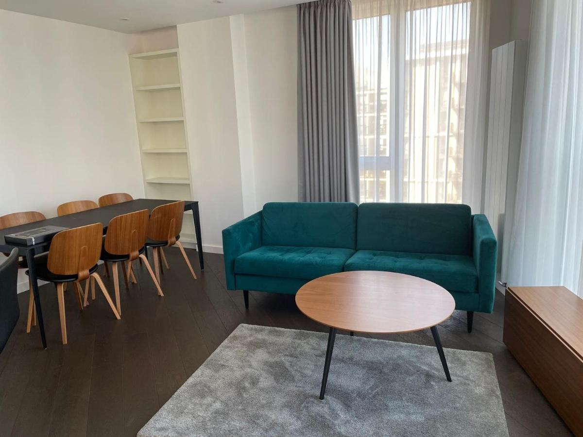 Ellie N Conys 3 Bedroom Apartment With 2 Bathrooms, An Ensuite, Kitchen And Balcony In Stratford Westfield Londra Dış mekan fotoğraf